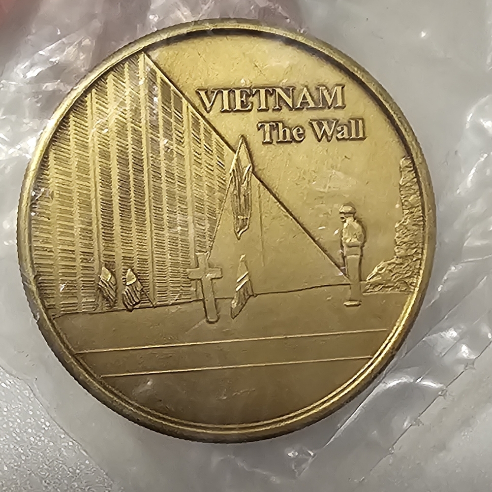 Vietnam the wall medal/ coin. New in bag